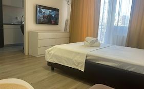 Garsoniera Cu Parcare Si Self Check-In Langa Grand Arena